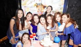 娱乐圈八卦最新爆料声音,神秘恋情曝光，当红明星竟与素人牵手？